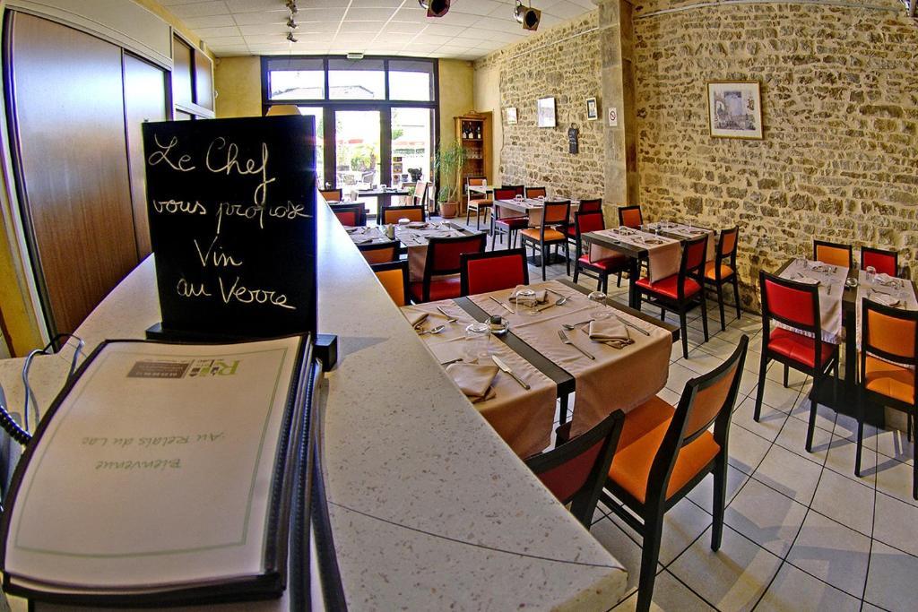 Relais Du Lac Villegusien-le-Lac Exterior photo